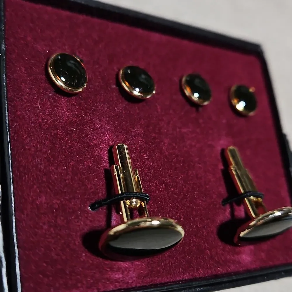 Bill Blass 🎁 Black and Gold Color Cufflinks and Studs